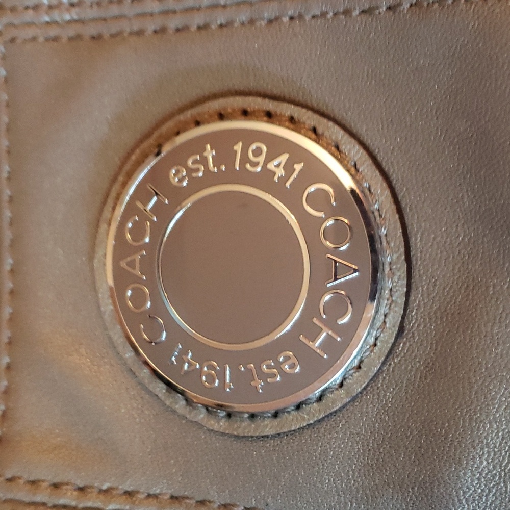 Coach purse - Picture 2 of 8